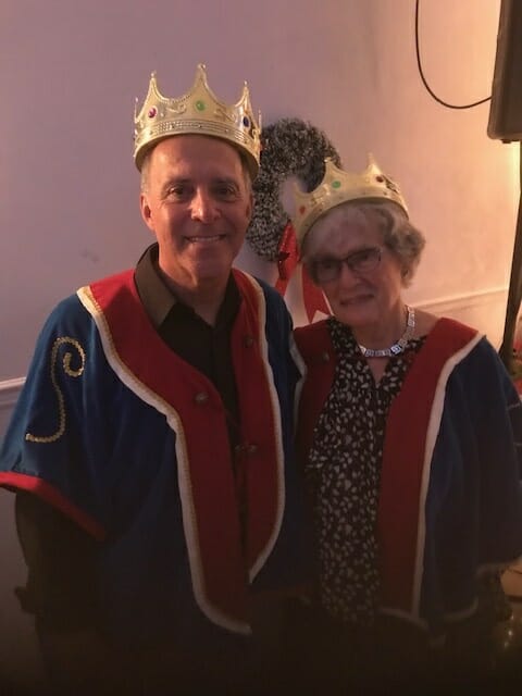 Sa Majesté la Reine Jeannine 1re (Jeannine Saint-Germain*) / Sa Majesté le Roi Jean-Louis 1er (Jean-Louis Chevalier**)